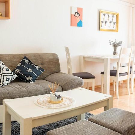 Apartman Lili Knin Buitenkant foto