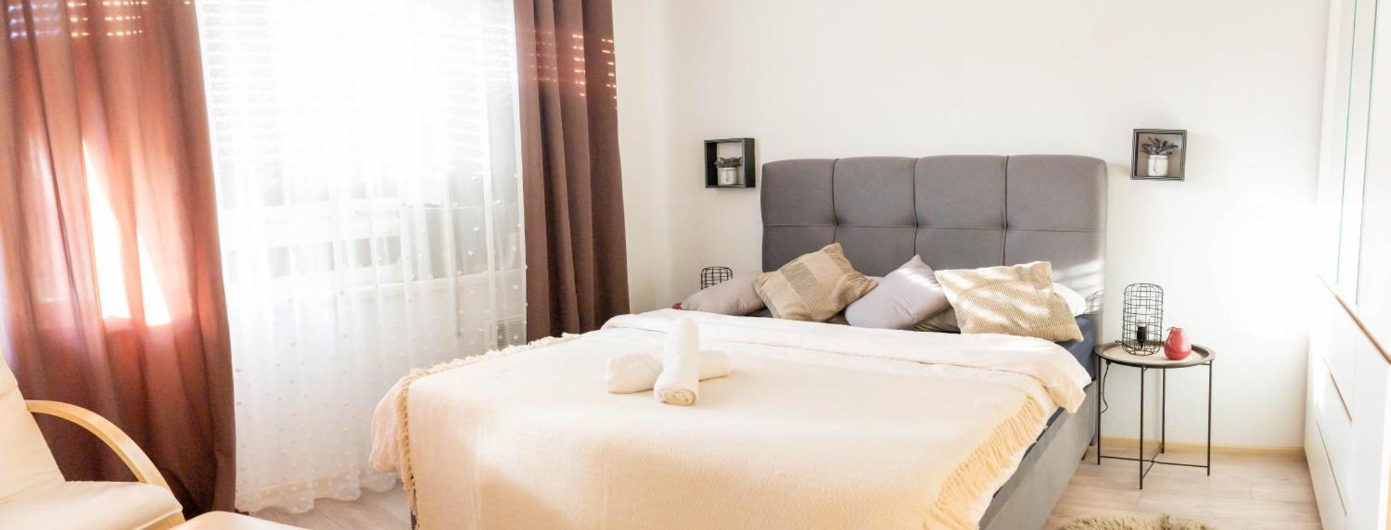 Apartman Lili Knin Buitenkant foto