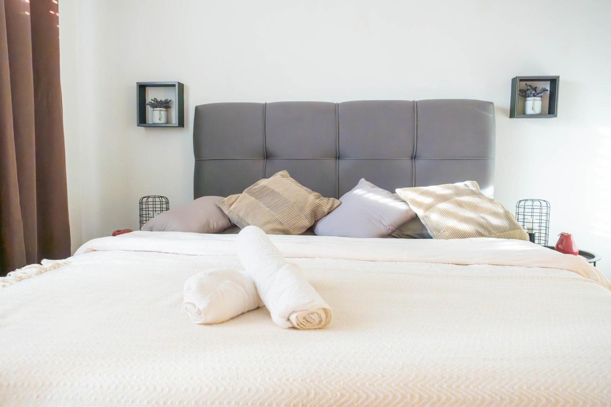 Apartman Lili Knin Buitenkant foto