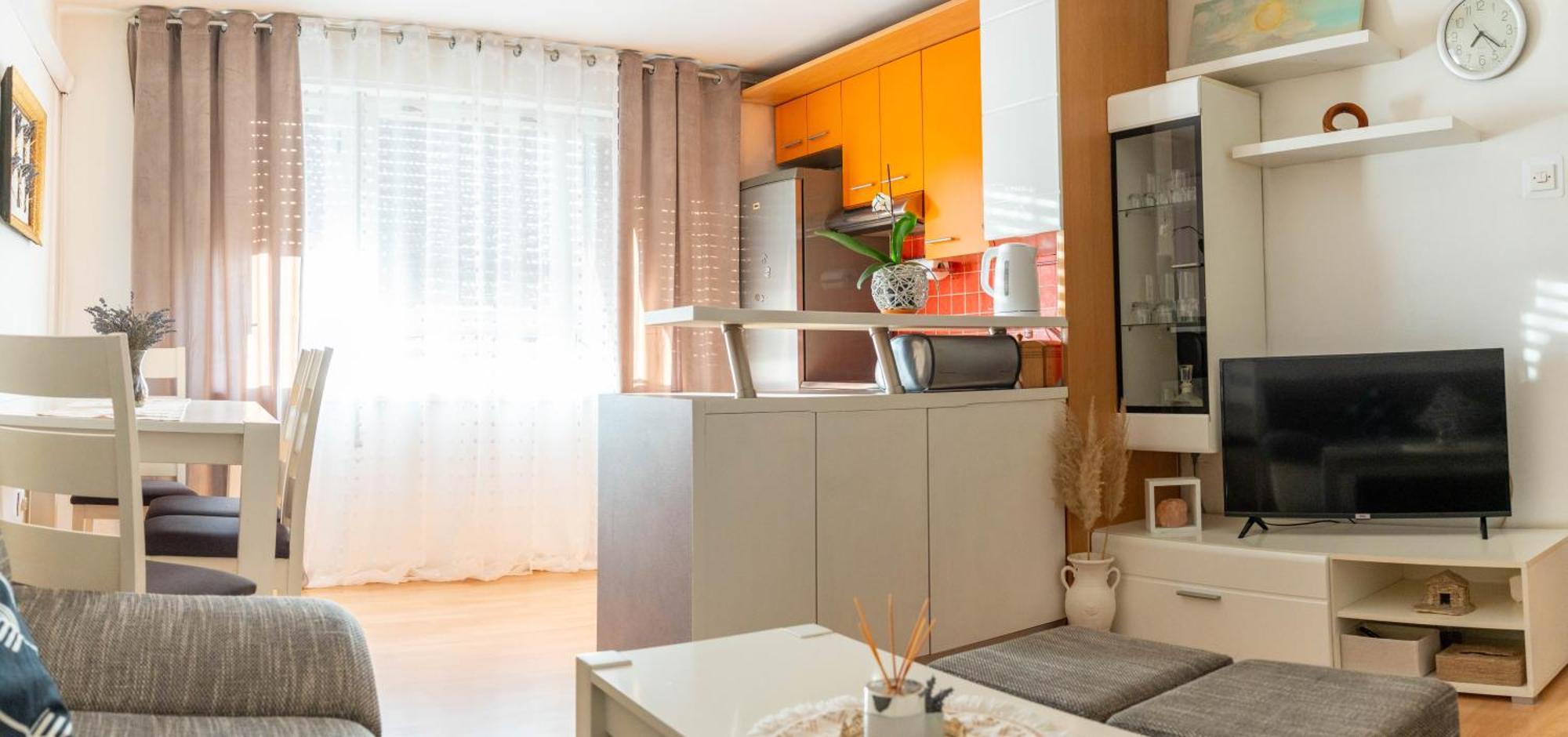 Apartman Lili Knin Buitenkant foto